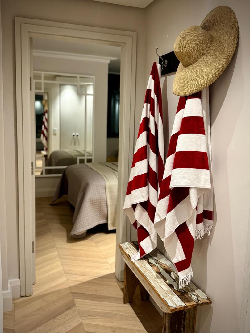 1 Bedroom Property for Sale in Sea Point Western Cape